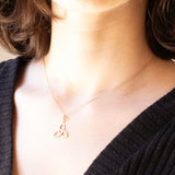 Ciondolo vintage a forma di triquetra (nodo trifoglio) in oro giallo 9K, anno 1994