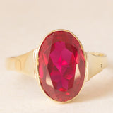 Anello da cocktail vintage in oro giallo 8K con rubino sintetico (10ct ca.), anni ‘70