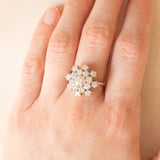 Anello a fiocco di neve vintage in oro bianco 18K con diamanti di taglio brillante (2ctw ca.), anni ‘60/‘70
