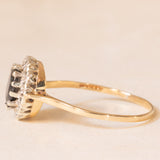 Anello a margherita vintage in oro giallo 9K con zaffiro (1.20ct ca.) e diamanti (0.12ctw ca.), anni ‘80/‘90
