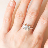 Trilogy moderno in oro bianco 10K con acquamarine di taglio marquise (1ctw ca.), anno 2014