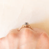 Anello a margherita in oro giallo 9K con zaffiro (0.50ct ca.) e diamanti (0.03ctw ca.), anni ‘80