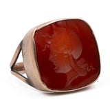 Anello antico in oro rosa 8k con corniola incisa, primi del '900