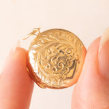 Ciondolo portafoto rotondo vintage con lamina in oro giallo 9K su metallo, anni ‘50/‘60