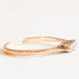Trilogy vintage in oro giallo e bianco 9K con diamanti di taglio brillante (0.06ctw ca.)