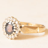 Anello a margherita vintage in oro giallo 9K con zaffiro (0.60ct ca.) e diamanti (0.16ctw ca.), anno 1978