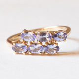 Anello moderno in oro giallo 9K con tanzaniti (1ctw ca.)