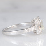 Anello vintage in platino con diamanti di taglio brillante e baguette (0.60ctw), anni ‘90