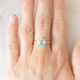 Anello da cocktail vintage in oro giallo 18K con acquamarina (3.50ct ca.), anni ‘60