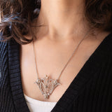 Collier Art Nouveau in oro bianco 18K con perline bianche e diamanti, anni ‘20