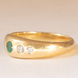 Anello gypsy vintage in oro giallo 18K con smeraldo (0.15ct ca.) e diamanti di taglio brillante (0.20ctw ca.), anni ‘60