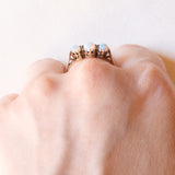 Anello trilogy antico in oro giallo 9K con opali (0.90ctw ca.), anni ‘10