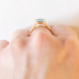 Anello vintage francese in oro giallo 18K con topazio azzurro trattato (2.70ct ca.), anni ‘50/‘60