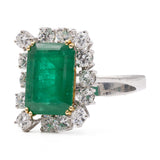 Anello vintage in oro bianco 14k con smeraldo (5,50ct) e diamanti (1,65ctw), anni '70