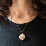 Ciondolo portafoto ottagonale vintage con lamina in oro giallo 9K su metallo, anni ‘40/‘50