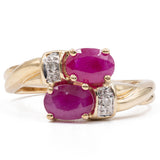 Anello "bypass" vintage in oro giallo 9K con rubini (1ctw ca.) e diamanti