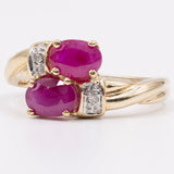 Anello "bypass" vintage in oro giallo 9K con rubini (1ctw ca.) e diamanti