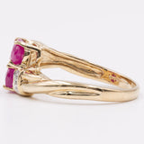 Anello "bypass" vintage in oro giallo 9K con rubini (1ctw ca.) e diamanti