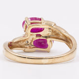 Anello "bypass" vintage in oro giallo 9K con rubini (1ctw ca.) e diamanti