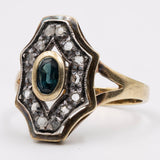 Anello vintage in stile antico in oro giallo 18K e argento con zaffiro e rosette di diamante