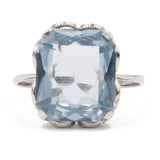 Anello vintage in oro bianco 18k con spinello azzurro sintetico