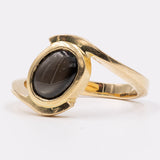 Anello vintage in oro giallo 18k con zaffiro nero stellato, anni '70