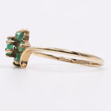 Anello vintage a fiore in oro giallo 9K con smeraldi (0.20ctw ca.)
