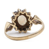 Anello vintage a margherita in oro giallo 9k con opale e zaffiri