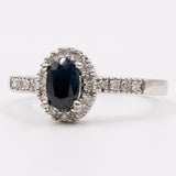Anello vintage a margherita in oro bianco 9k con zaffiro e diamanti