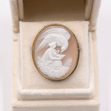 Spilla con cammeo su conchiglia raffigurante "Leda e il cigno" montata in oro 9k, primi del '900