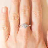 Anello vintage in oro bianco 9K con acquamarine (0.40ctw ca.) e diamanti (0.08ctw ca.), anni ‘80/‘90