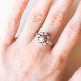 Anello a margherita vintage in oro bianco 18K con diamanti (0.18ctw ca.), anni ‘70