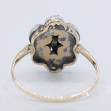 Anello a fiore antico in oro giallo 14K e argento con diamanti di taglio rosetta e paste di vetro verde, fine ‘800
