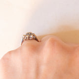 Anello a margherita vintage in oro giallo 9K con zaffiro (0.15ct ca.) e diamanti (0.08ctw ca.), anno 1979