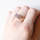 Anello moderno in oro giallo 9K con tanzaniti (1ctw ca.)