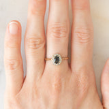 Anello a margherita vintage in oro giallo 9K con zaffiro (0.75ct ca.) e diamanti (0.10ctw ca.), anno 1981