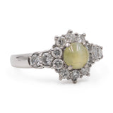 Anello vintage a margherita in platino con crisoberillo occhio di gatto (0,97ct) e diamanti (0,64ctw)
