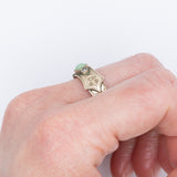 Anello antico a forma di cintura con fibbia in oro giallo 8K con turchese e perline bianche, anni ‘10/‘20