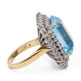 Anello vintage da cocktail in oro giallo e bianco 18k con topazio azzurro (20ct) e diamanti (1,70ctw), anni '70