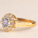 Anello a margherita vintage in oro giallo e bianco 9K con zaffiro (0.50ct ca.) e diamanti (0.08ctw ca.), anno 1991