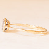 Anello a fiore antico in oro giallo e bianco 14K con diamanti di taglio vecchia miniera (0.14ctw ca.), anni ‘10