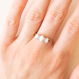 Anello vintage in oro giallo e bianco 9K con opali (0.55ctw ca.) e diamanti (0.06ctw ca.), anno 2003