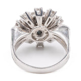 Anello vintage a margherita in oro bianco 14k con zaffiro (0,60ct) e diamanti (1ctw), anni '70