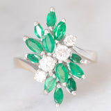 Anello vintage in oro bianco 18K con smeraldi (1ctw ca.) e diamanti (0.45ctw ca.), anni ‘70