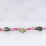 Collana vintage con tormaline verdi e rosa e con chiusura in oro giallo 18K