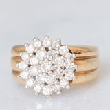 Anello a fiore vintage con fascia in oro giallo e bianco 14K con diamanti di taglio brillante (1ctw ca.), anni ‘70