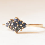 Anello a fiore vintage in oro giallo 9K con zaffiri (0.45ctw ca.), anno ‘1982