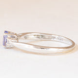 Trilogy vintage in oro bianco 9K con tanzanite (0.35ct ca.) e diamanti (0.03ctw ca.), anni ‘90
