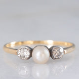 Trilogy antico in oro giallo 14K e argento con diamanti di taglio vecchia miniera (0.20ctw ca.) e perla bianca, anni ‘10/‘20