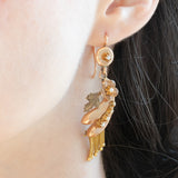 Orecchini borbonici in oro giallo 14K con decorazioni floreali e con perline bianche, seconda metà dell’800